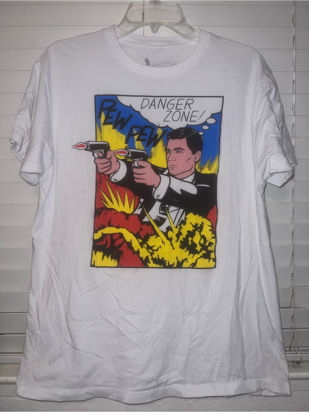 TV Show FX Archer - ripple junction comic strip white  t-Shirt - sz Medium Pre-o